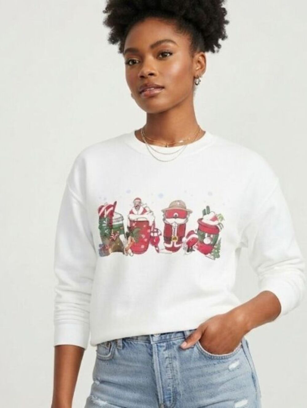 Gildan Women's White Christmas Graphic Sweatshirt